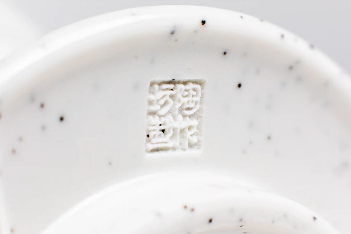 V60 Ceramic Coffee Dripper 02 "Coffee Grounds"