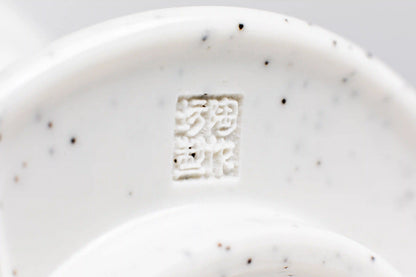 V60 Ceramic Coffee Dripper 02 "Coffee Grounds"